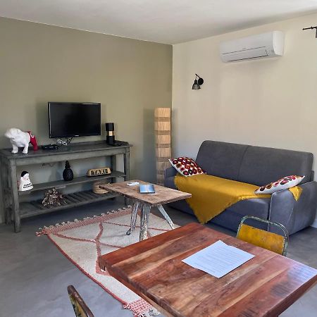 Studio Dans Les Alpilles Leilighet Fontvieille Eksteriør bilde