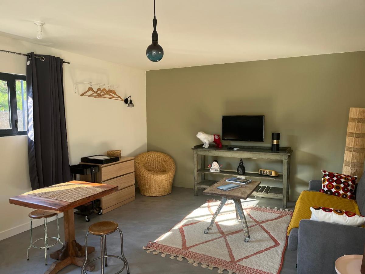 Studio Dans Les Alpilles Leilighet Fontvieille Eksteriør bilde