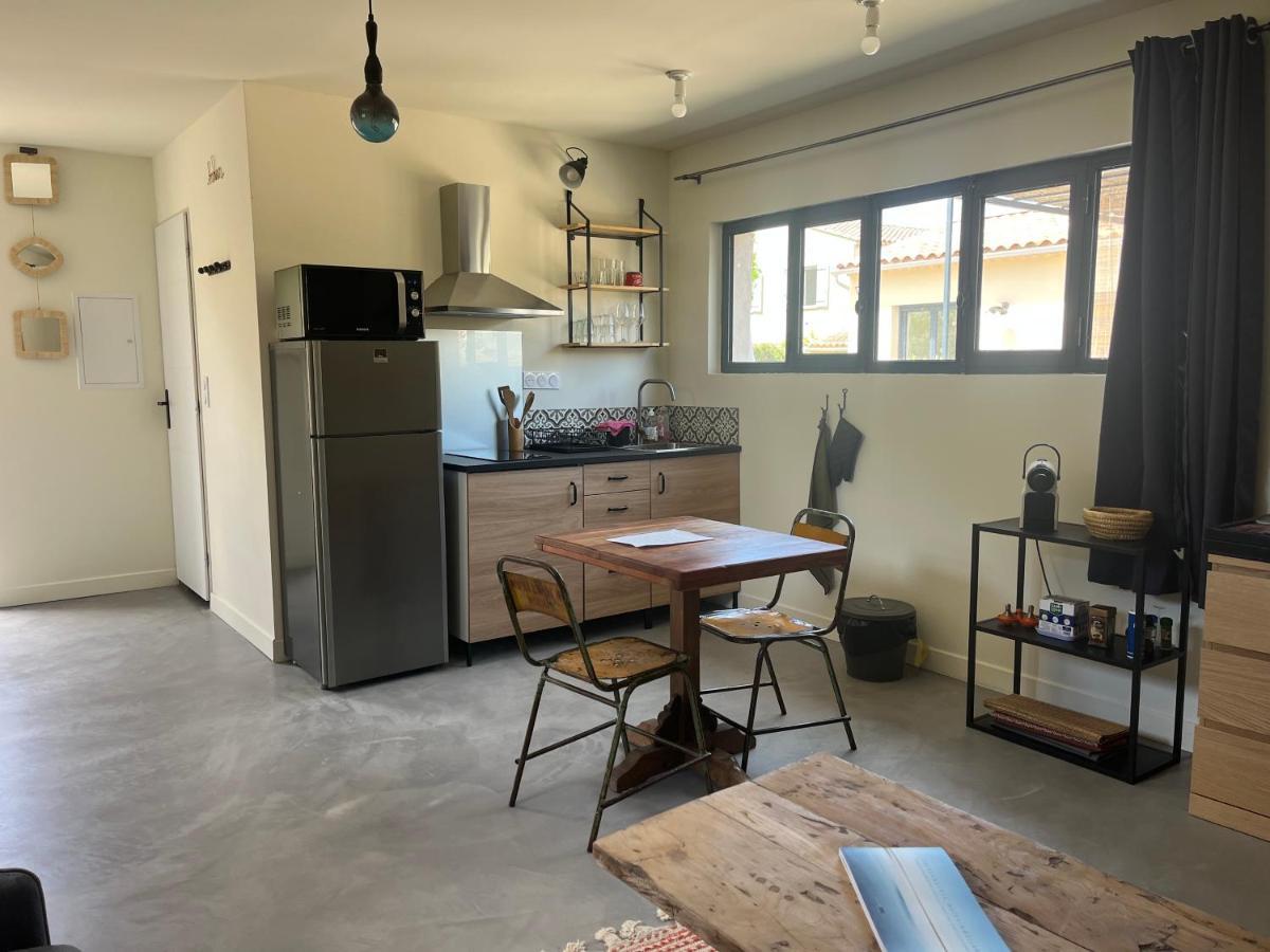 Studio Dans Les Alpilles Leilighet Fontvieille Eksteriør bilde