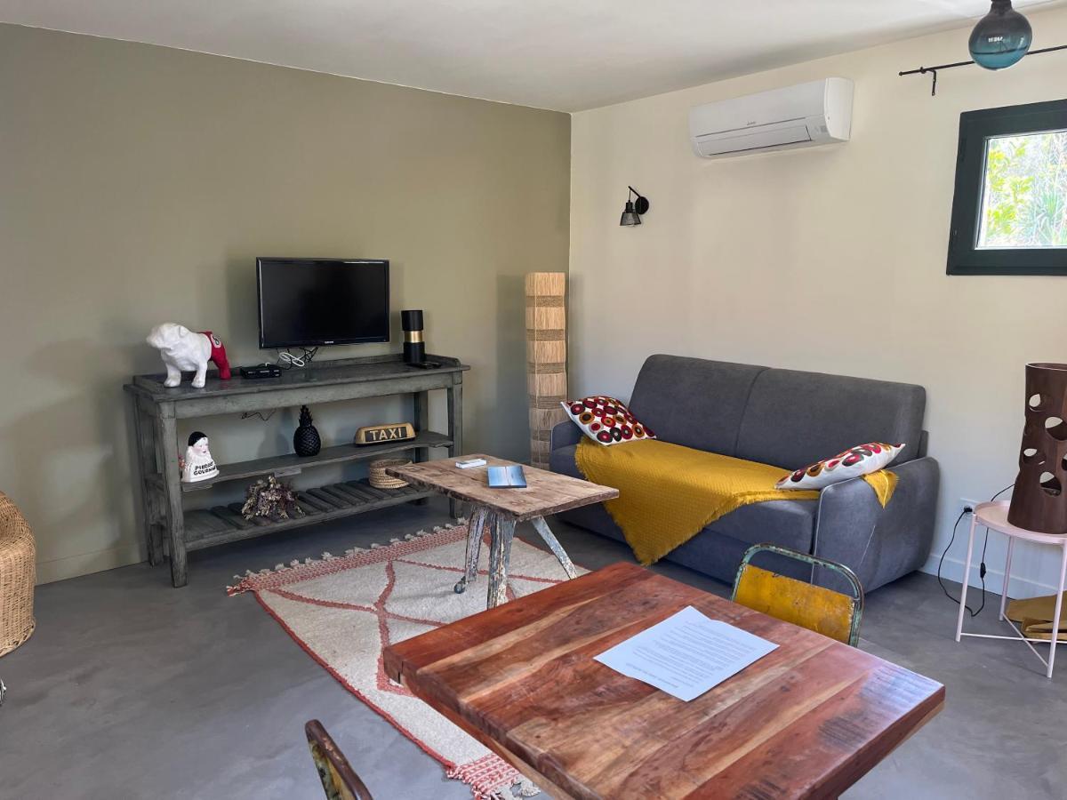 Studio Dans Les Alpilles Leilighet Fontvieille Eksteriør bilde